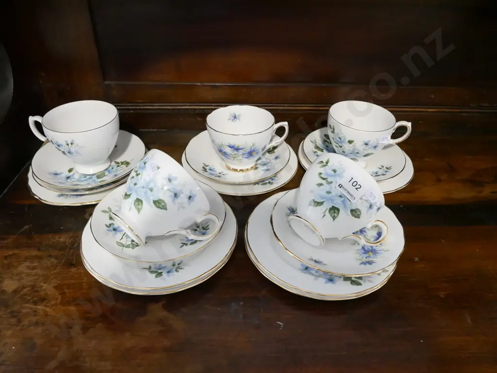 5x Colclough blue floral trios Image 1++