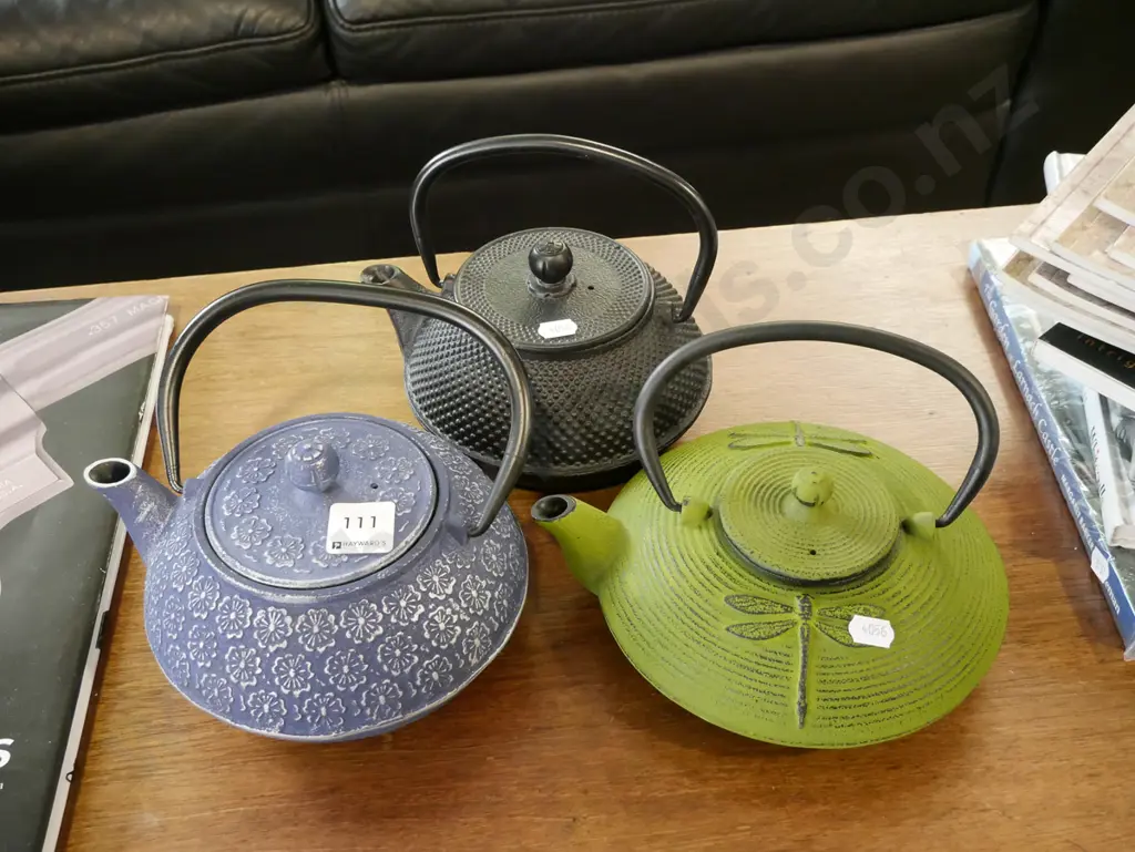 3x as-new cast  iron tea pots Image 1++