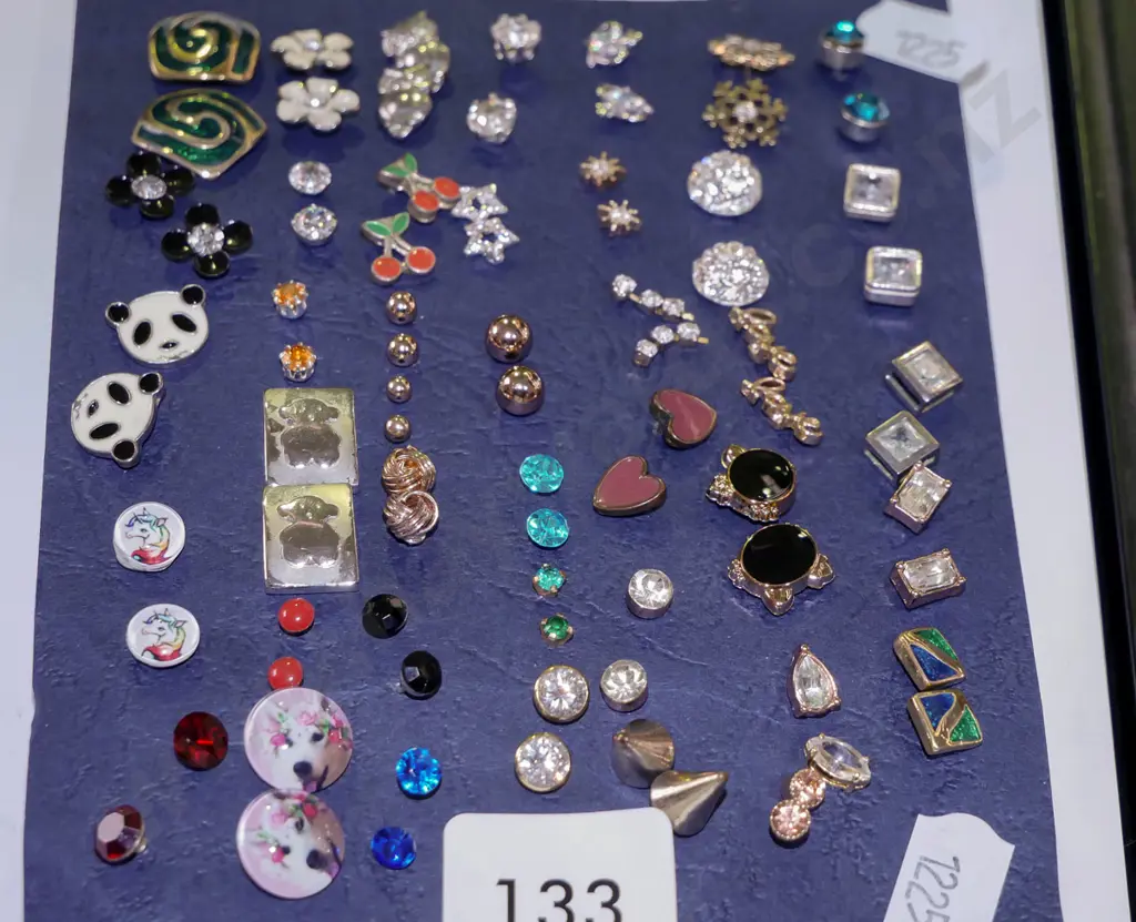 various earrings Image 1++