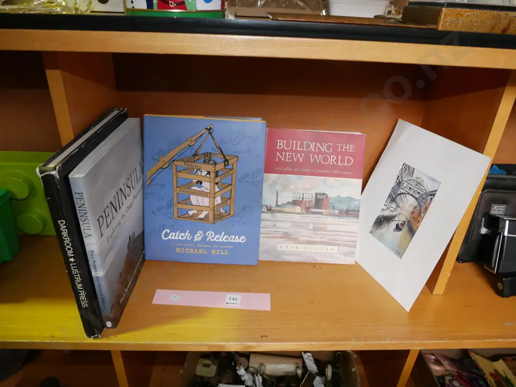 bay of books Image 1++