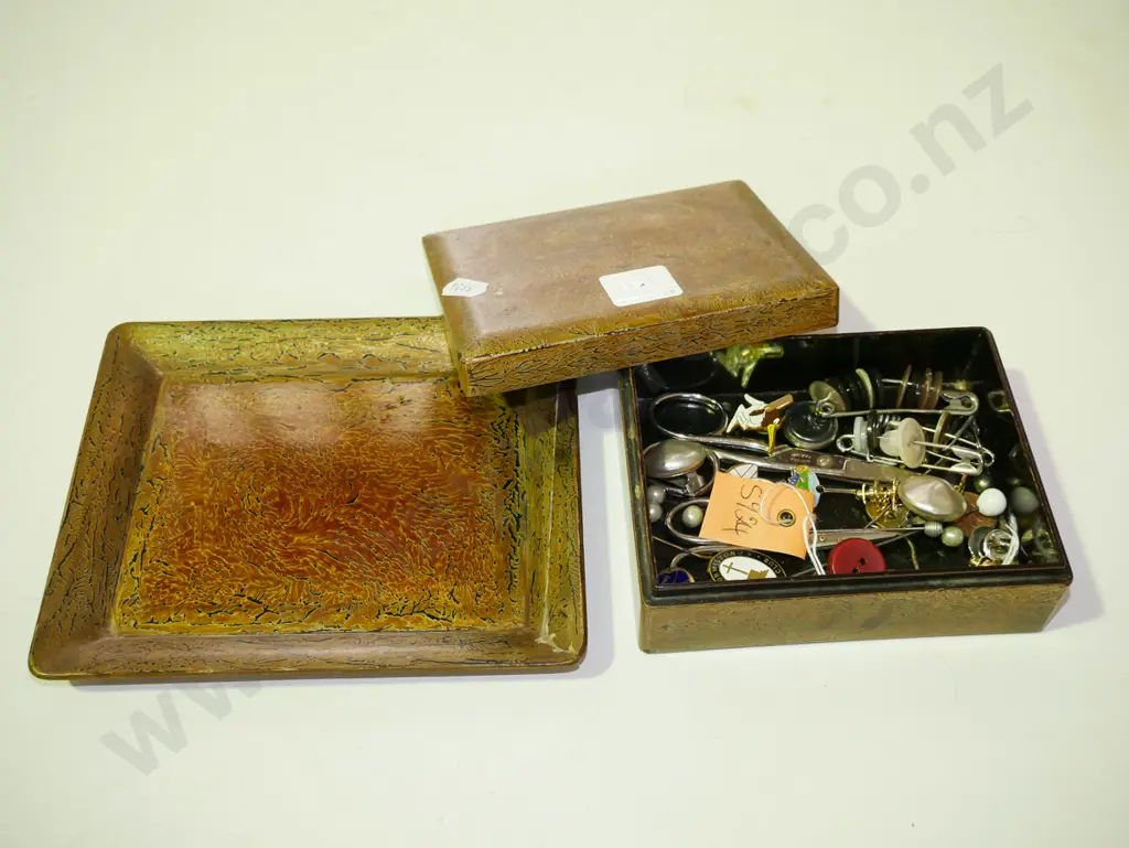small lacquer tray & tinket box with contents Image 1++