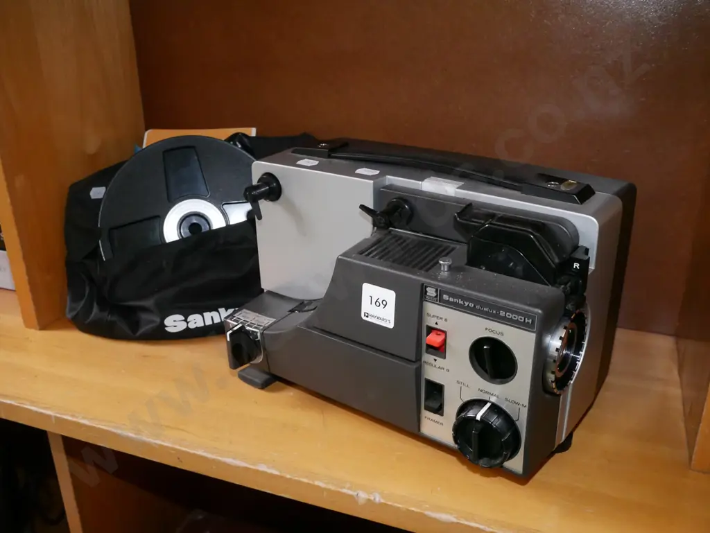 Sankyo delux 8mm film projector Image 1++