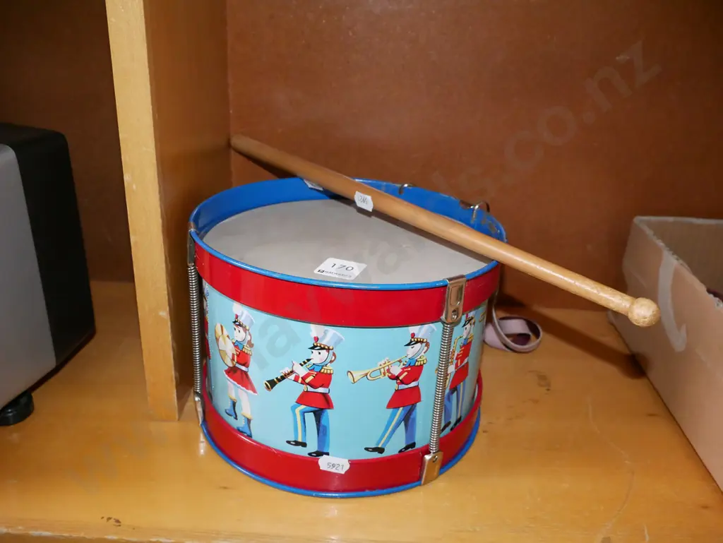 retro child's drum Image 1++