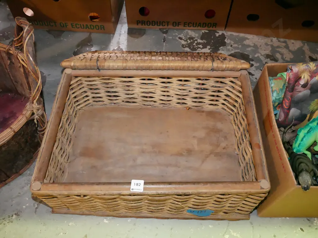 vintage cane picnic hamper Image 1++