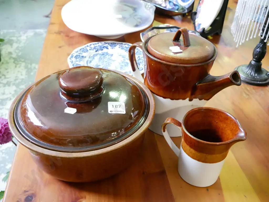 Temuka coffee pot, creamer, lidded casserole Image 1++