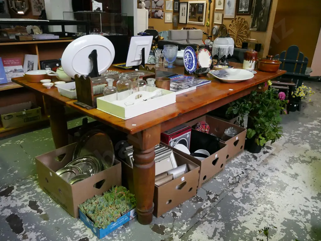 solid wood turned leg table - repair to 1 leg H-770 W-2130 D-1330 Image 1++