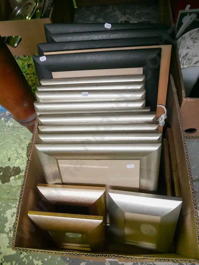 box of various photo frames Image 1++