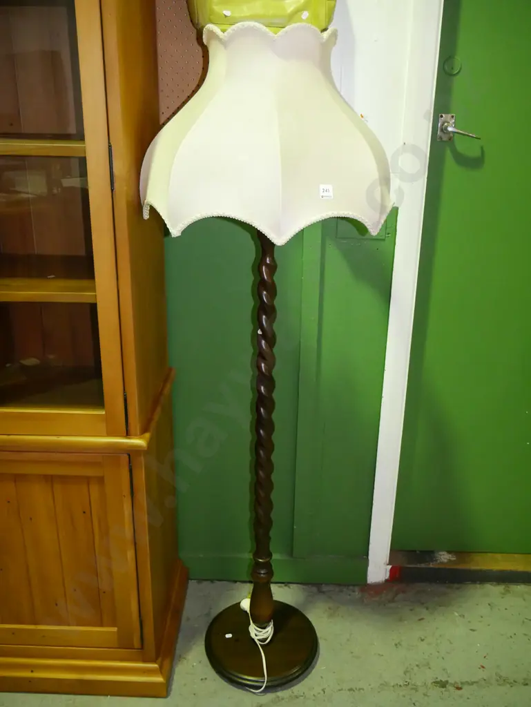 dark stained barley twist standard lamp H-1600 Image 1++