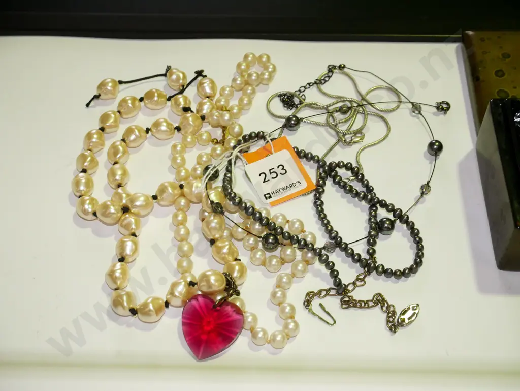 various necklaces Image 1++