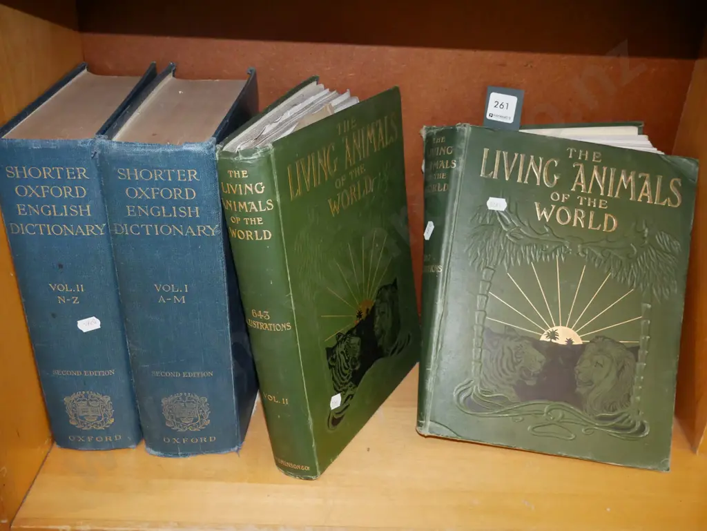 Shorter Oxford Dictionary, 2x vintage Living Animals of the World Image 1++