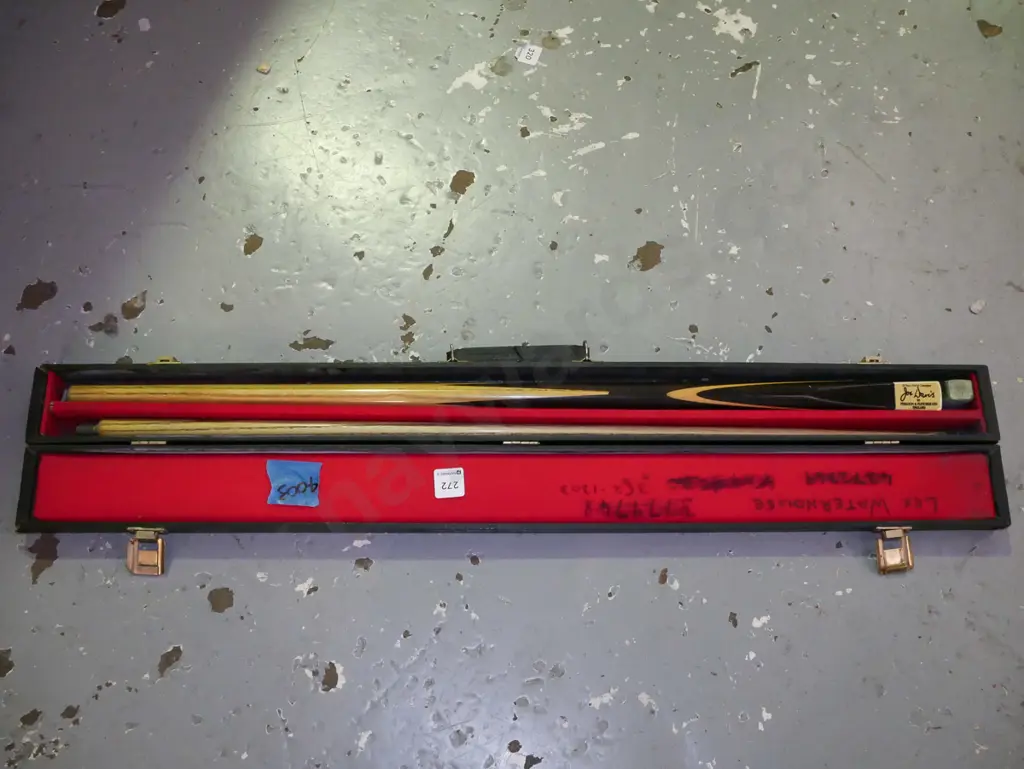 pool cue and carry case Image 1++
