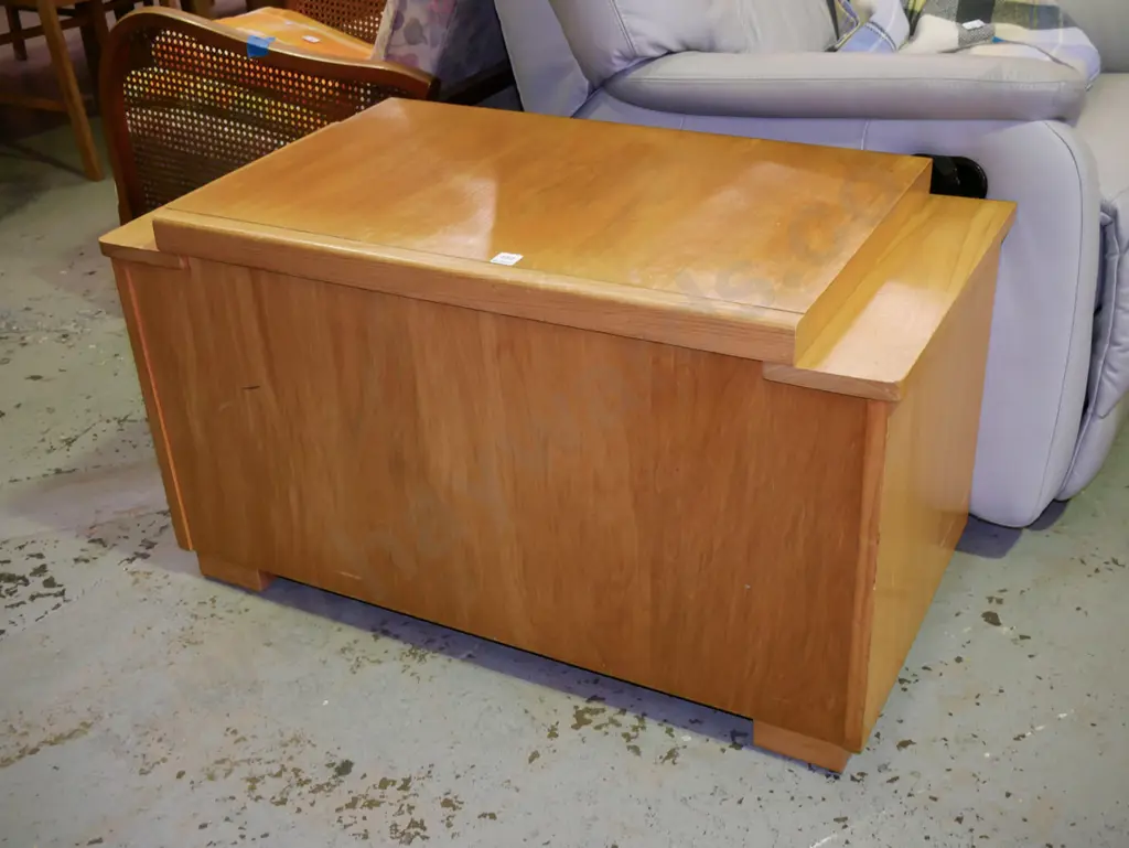 blanket box Image 1++