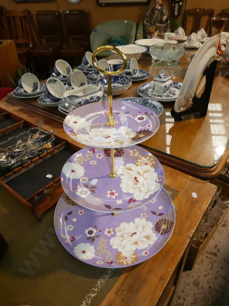 3 tier cake stand Image 1++