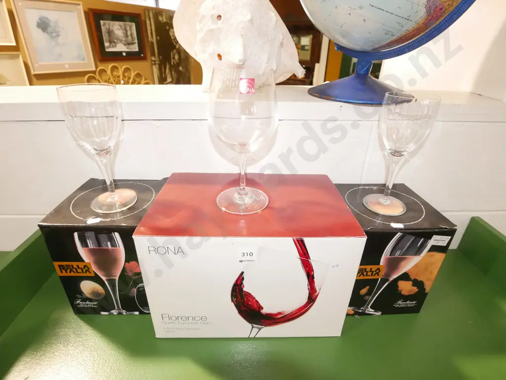 3x boxes of as-new wine glasses Image 1++