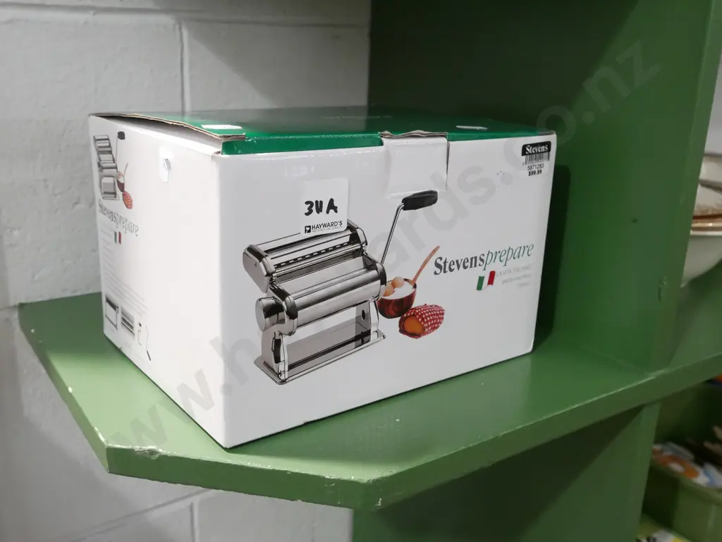 Stevens boxed as-new pasta maker Image 1++