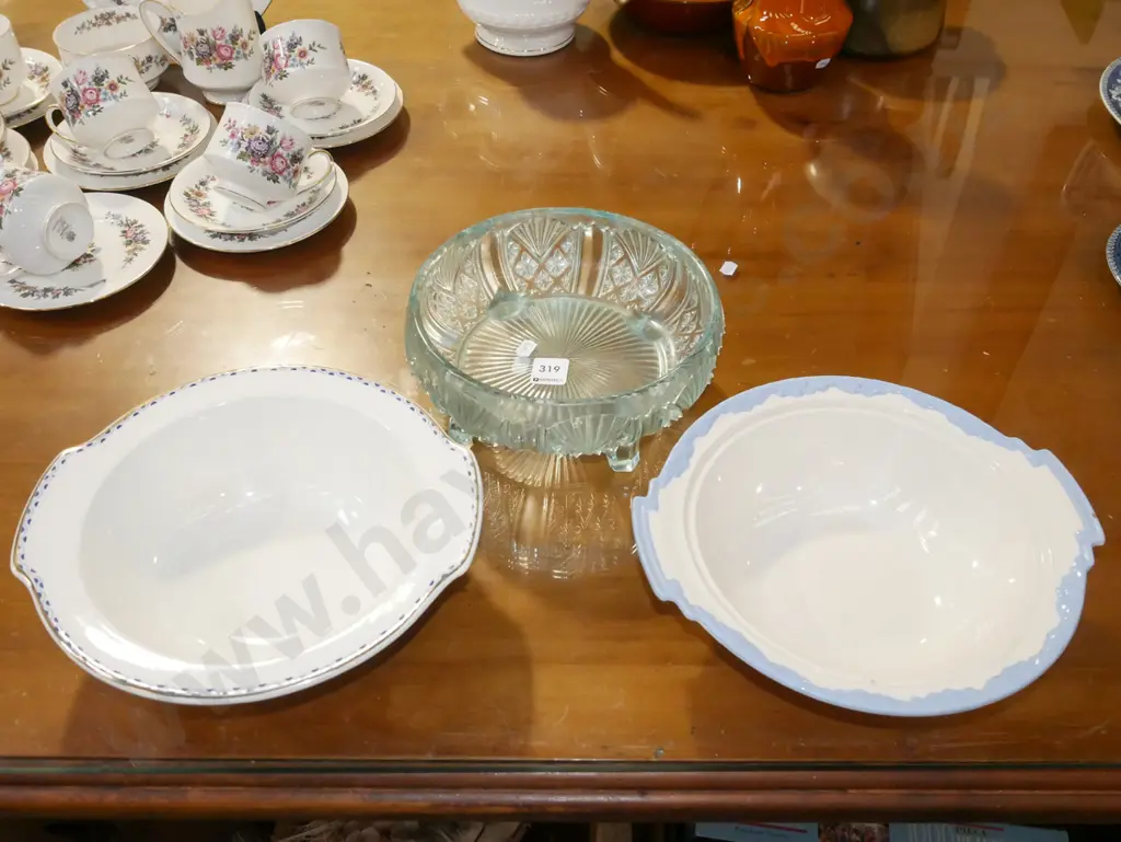 2x veges - no lids, footed glass bowl Image 1++