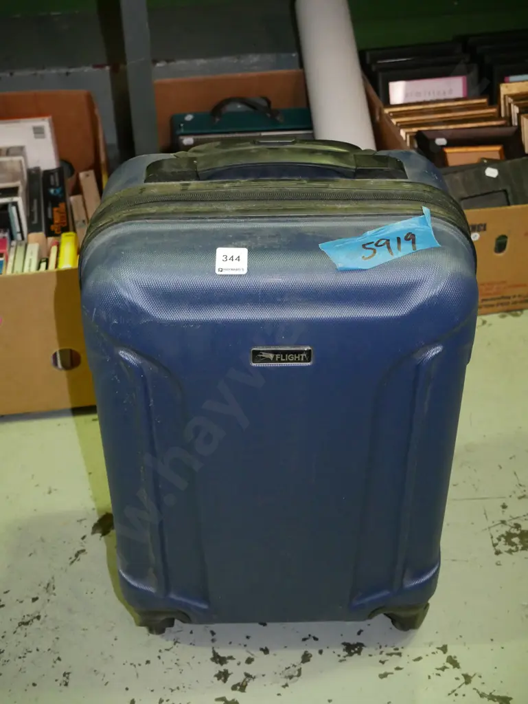 Flight hard suitcase Image 1++