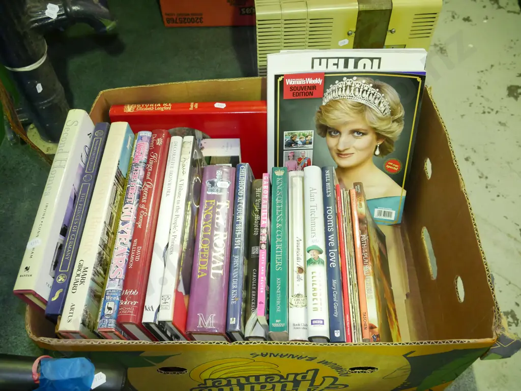 box of books Image 1++