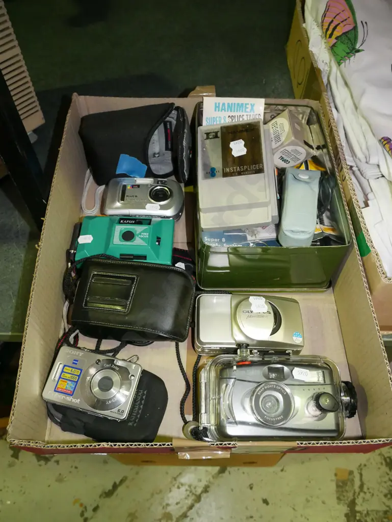 box; 35mm cameras, film splicer etc Image 1++