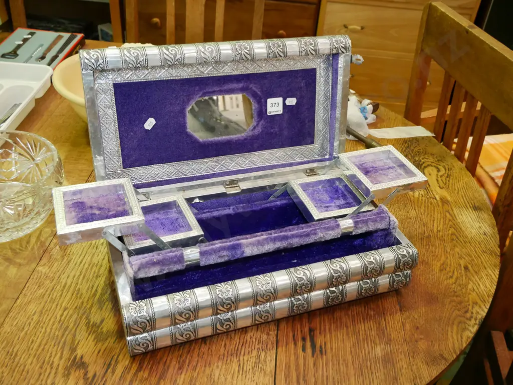 pressed metal jewellery box Image 1++