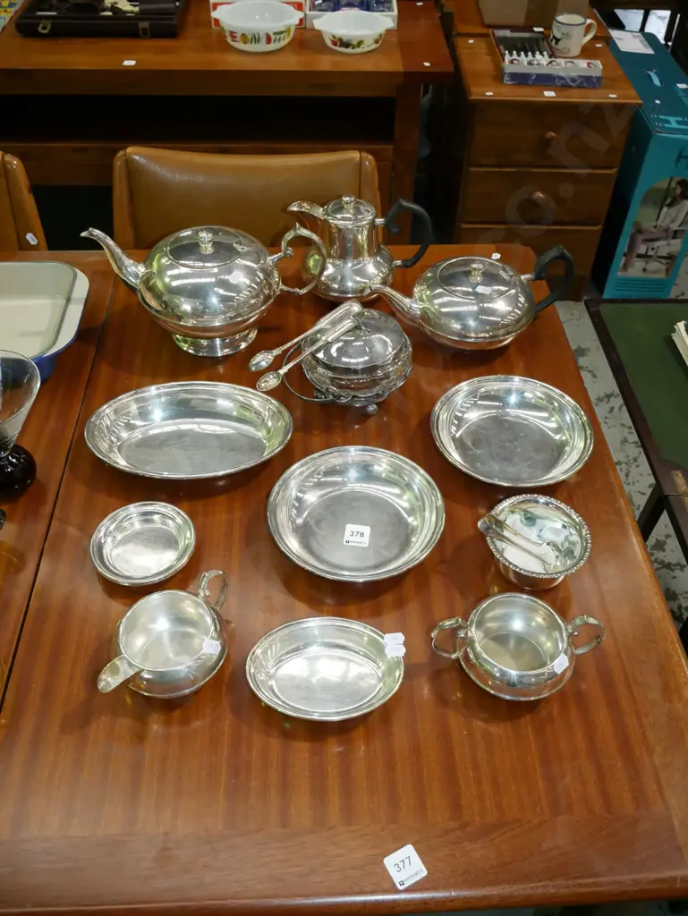 assorted plated ware Image 1++