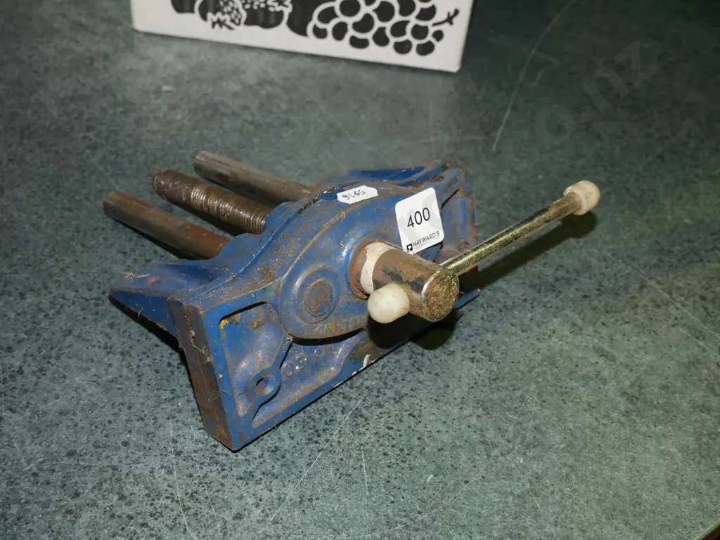 small Record 50 woodworkers vice Image 1++