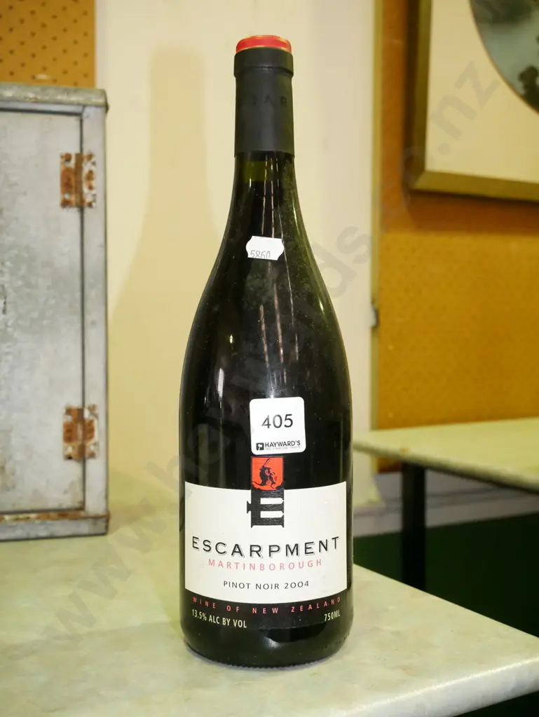 bottle of Escarpment Martinborough pinot noir 2004 Image 1++