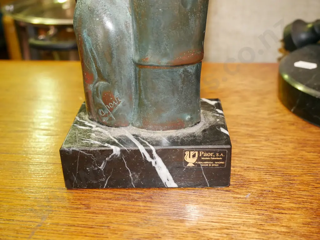 cast copper figurine - person with dog H-340 Image 1++