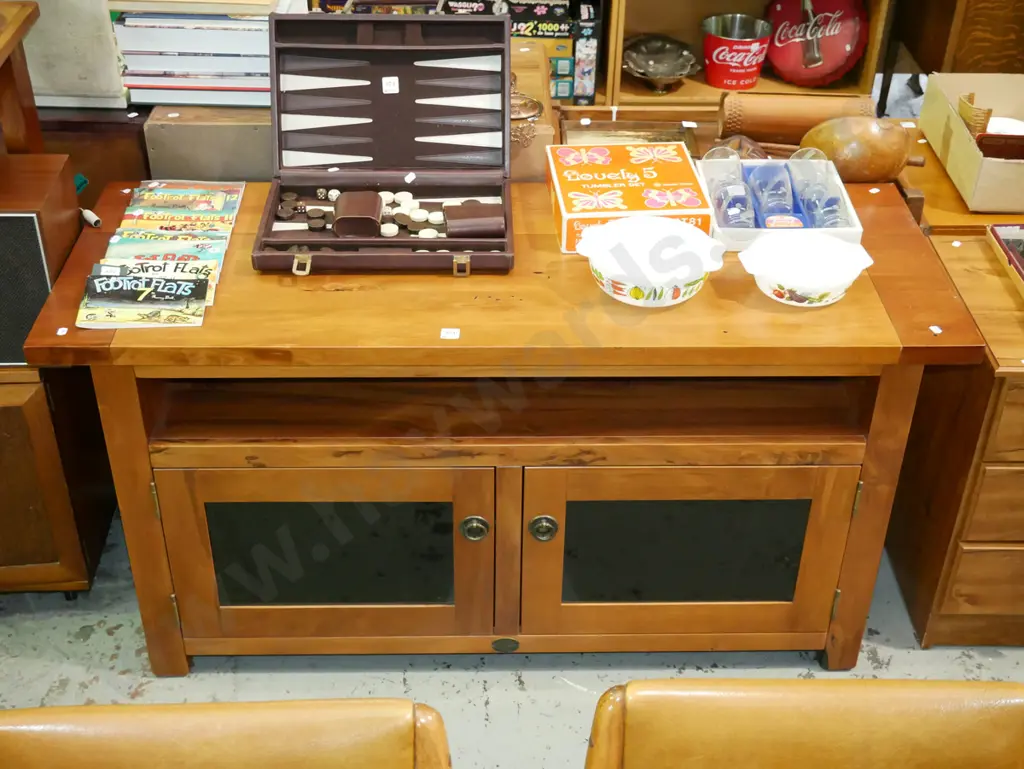 solid rimu 2 glazed door entertainment unit H-680 W-1310 D-500 Image 1++