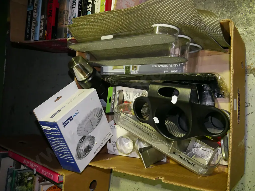 box; thermos, containers, meta thermometer etc Image 1++