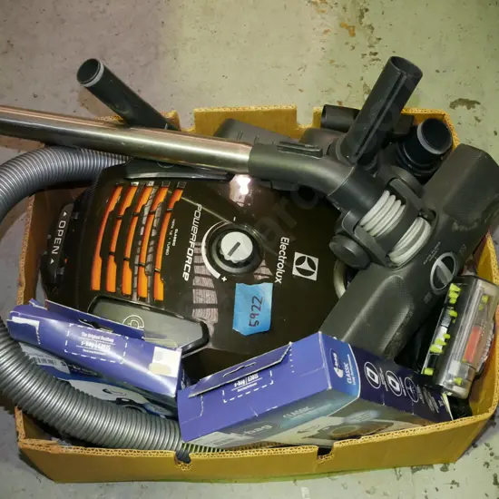 Electrolux power force vacuum and accessories