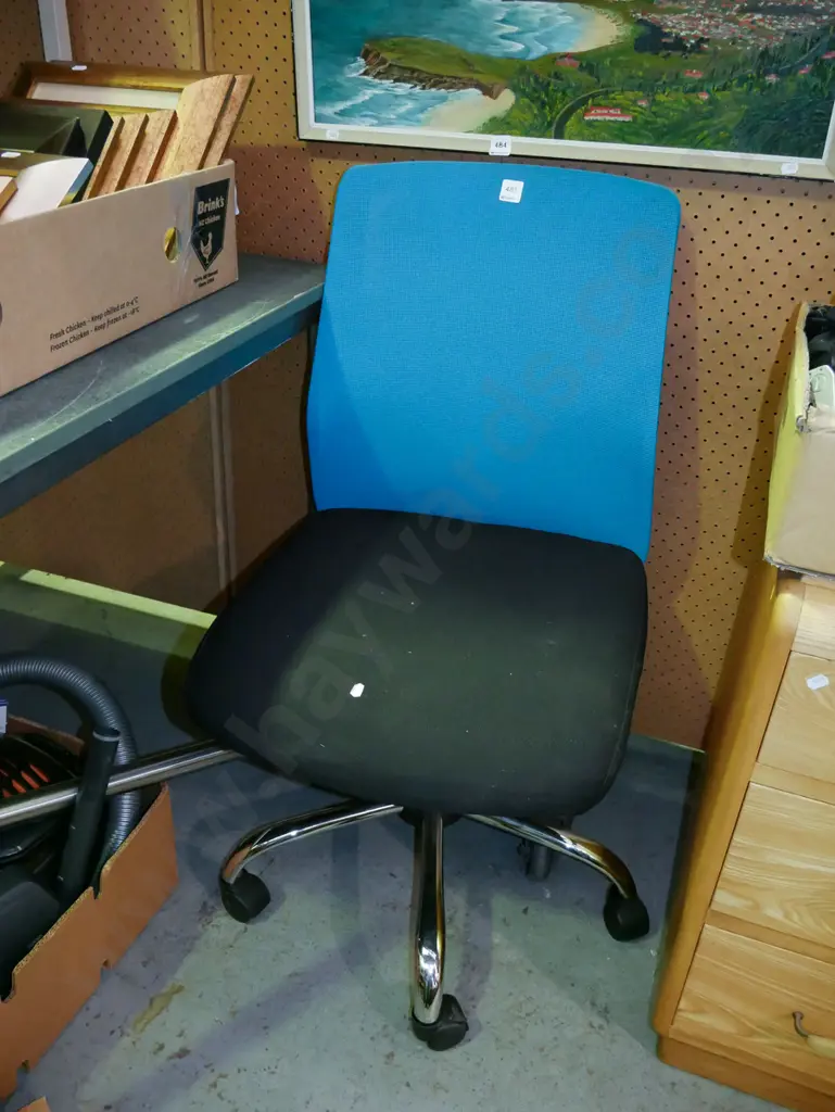 office chair Image 1++
