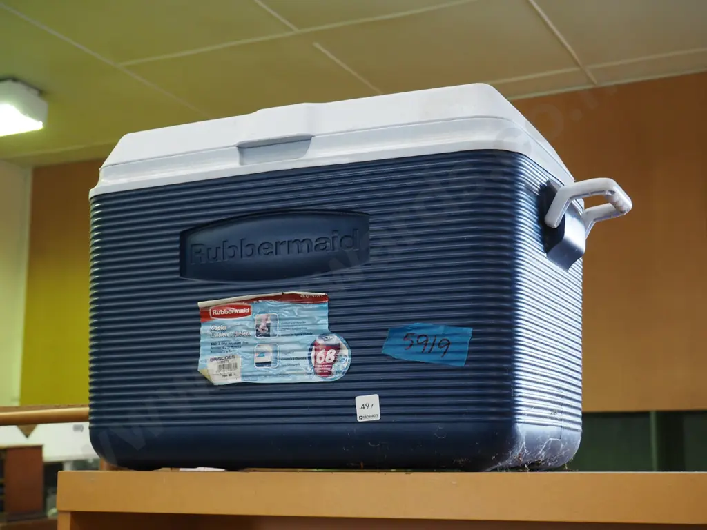 Rubbermaid chilly bin Image 1++