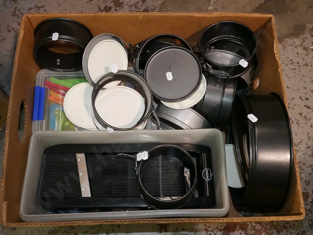 box; cake tins, mandolins, plastic bag sealers etc Image 1++
