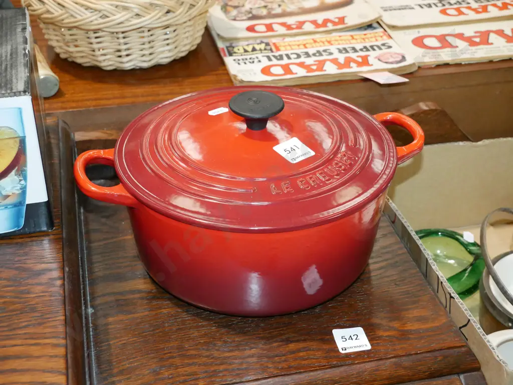 Le Creuset lidded casserole - as-new Image 1++