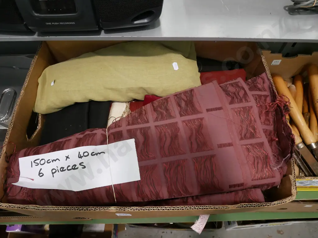 box of fabric pieces Image 1++