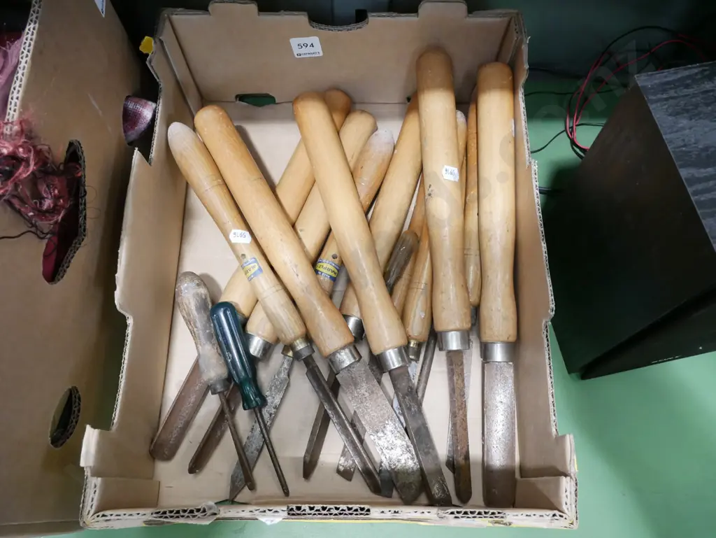 box of lathe chisels Image 1++