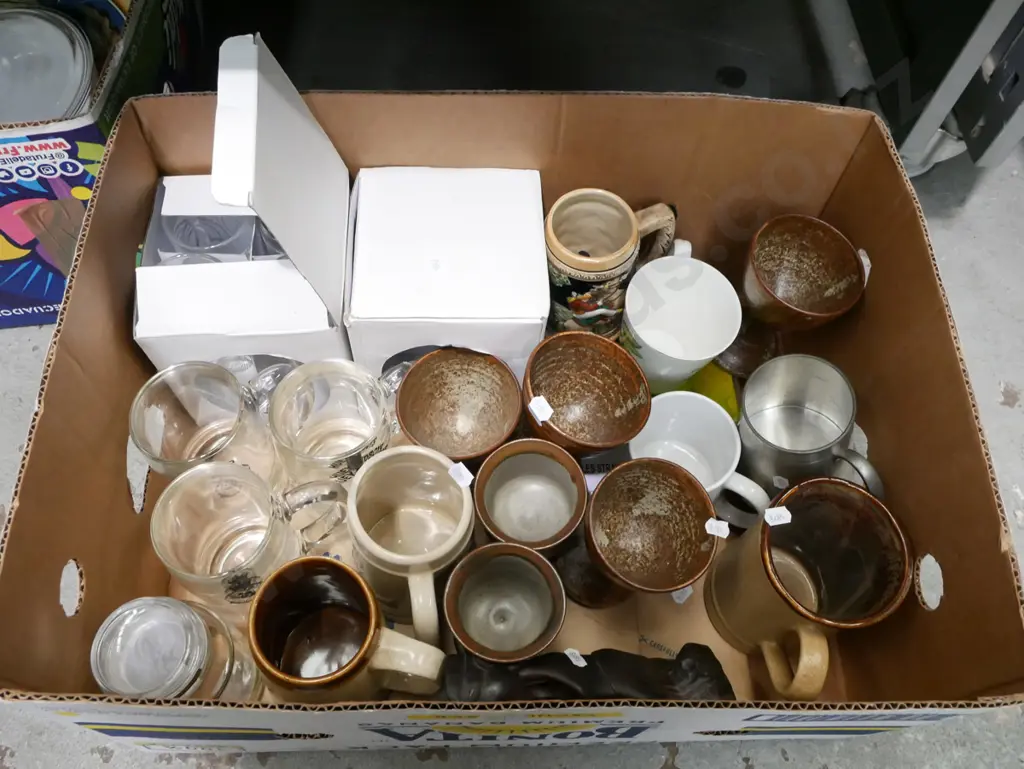 box; pottery goblets, glass beer steins, tumblers etc Image 1++