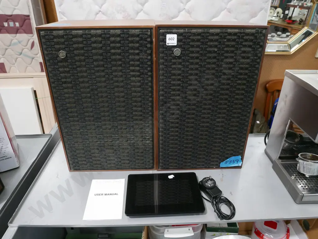 2x Awa speakers, digital photo frame Image 1++