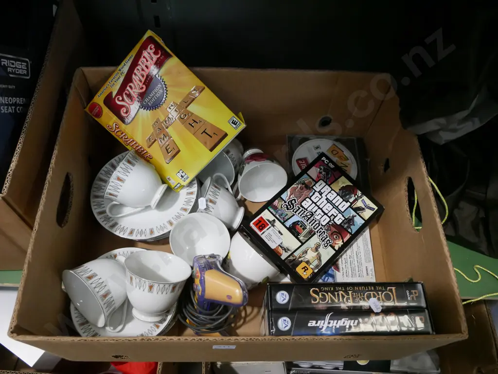 box; Lord of the Rings VHS, retro cups, x-box controller etc Image 1++