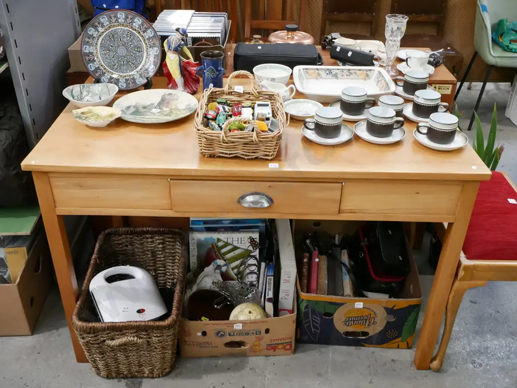 rimu table/desk with single drawer H-770 W-1220 D-675 Image 1++