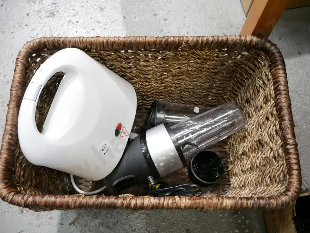 cane basket; nutribullet, sandwich press Image 1++