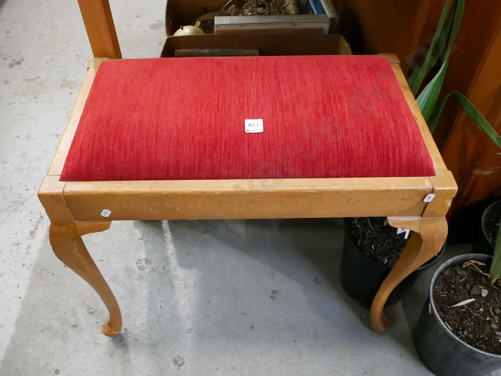 cab leg piano stool Image 1++