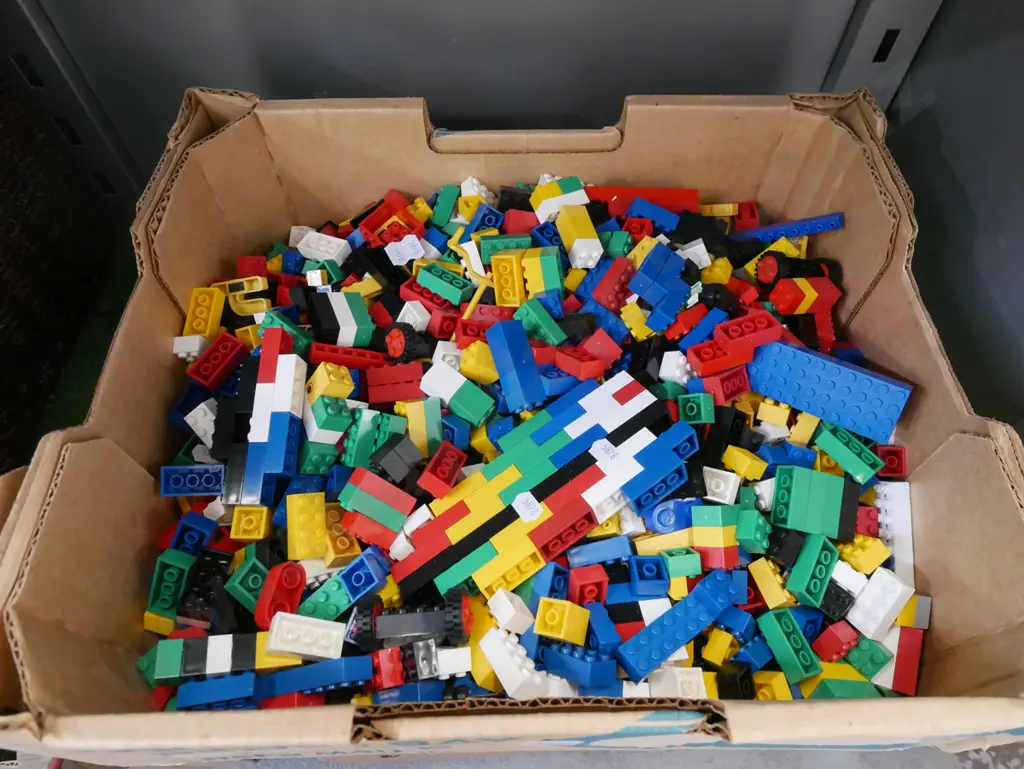 box of Lego Image 1++