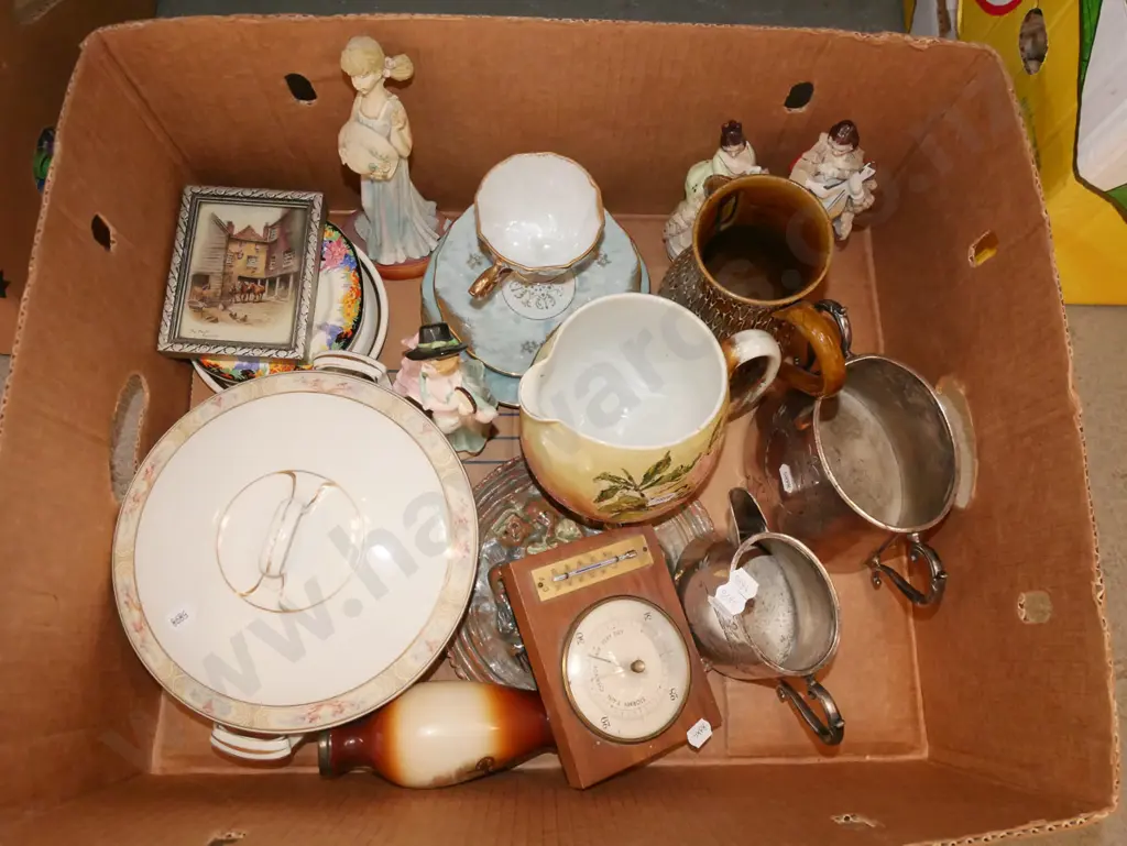 box; lidded vege, figurines, jugs etc Image 1++
