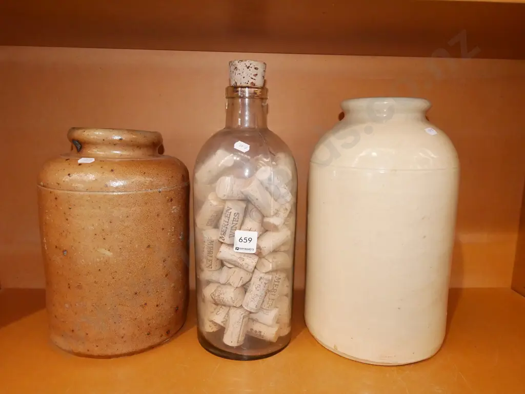 2x stoneware crocks, vintage bottle of wine corks Image 1++