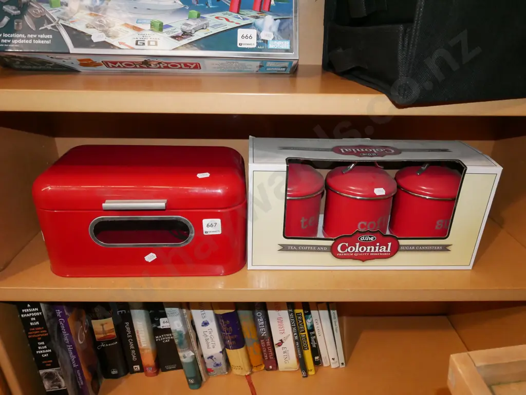 bread bin, Colonial canisters Image 1++