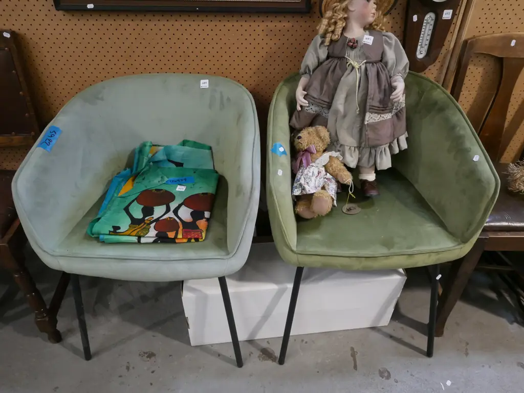 2x green velvet reception chairs - slight fading to one Image 1++