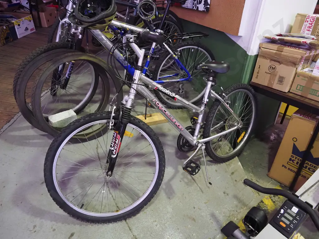 Red Rock aluminium framed mountain bike - has spray paint over rust Image 1++