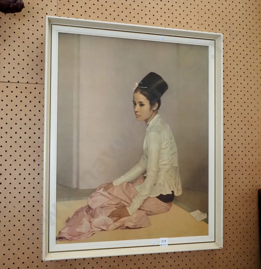 framed print -seated female Image 1++